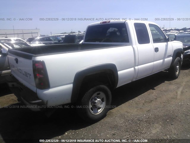 1GCHC29U17E148070 - 2007 CHEVROLET SILVERADO C2500 HEAVY DUTY WHITE photo 4