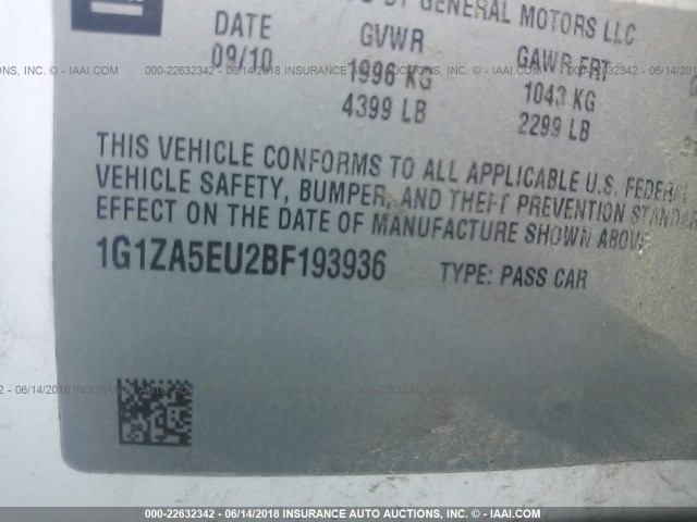 1G1ZA5EU2BF193936 - 2011 CHEVROLET MALIBU LS WHITE photo 9