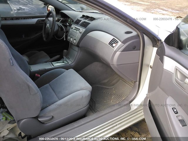 4T1CE38P34U871034 - 2004 TOYOTA CAMRY SOLARA SE/SLE 银色 照片 5