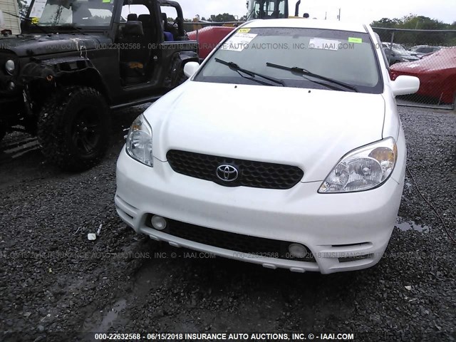 2T1KR32E63C055913 - 2003 TOYOTA COROLLA MATRIX XR WHITE photo 6
