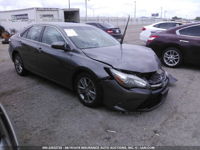 4T1BF1FKXGU542176 - 2016 TOYOTA CAMRY LE/XLE/SE/XSE GRAY photo 1