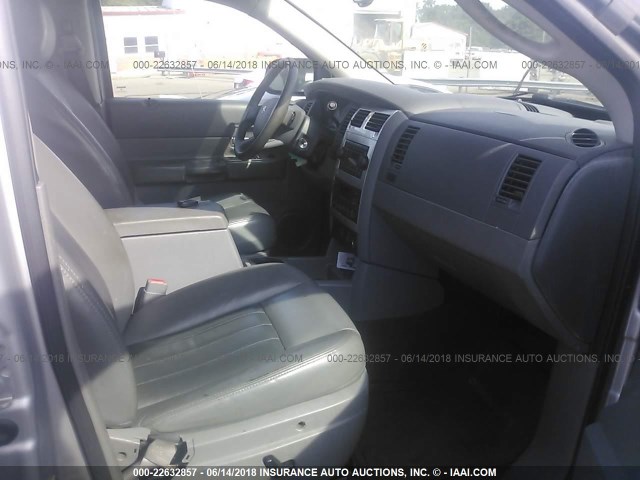 1D4HB58D84F239464 - 2004 DODGE DURANGO LIMITED SILVER photo 5