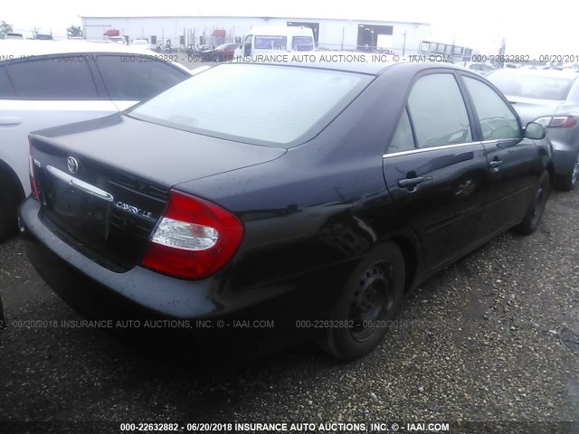 4T1BE32K72U006718 - 2002 TOYOTA CAMRY LE/XLE/SE შავი ფოტო 4