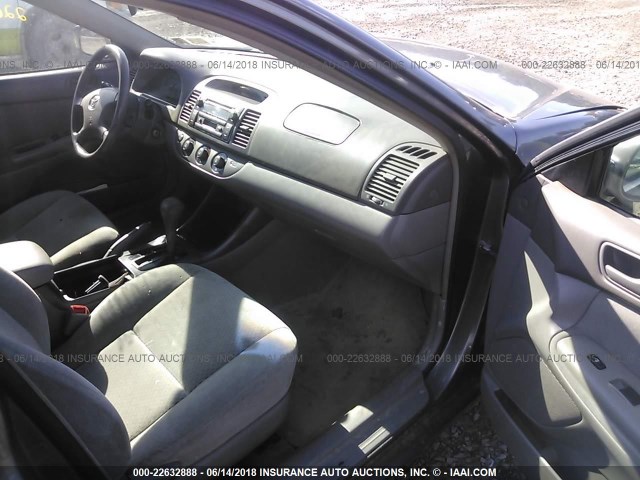 4T1BF32K84U568417 - 2004 TOYOTA CAMRY LE/XLE/SE 灰色 照片 5