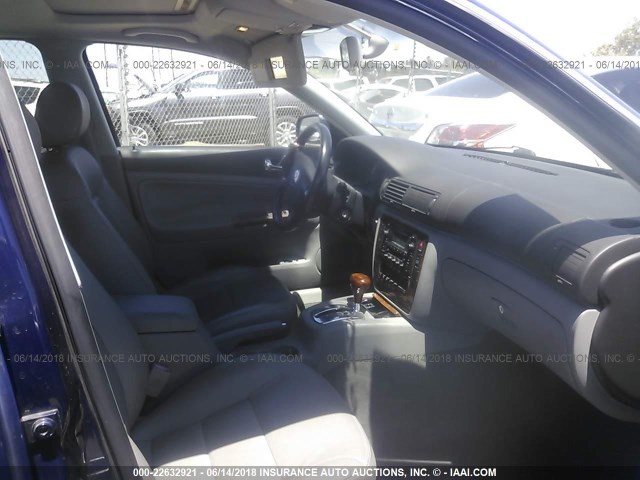WVWRH63BX2P134329 - 2002 VOLKSWAGEN PASSAT GLX 深蓝色 照片 5