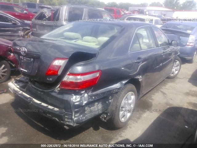 4T1BE46KX7U190558 - 2007 TOYOTA CAMRY NEW GENERAT CE/LE/XLE/SE GRAY photo 4