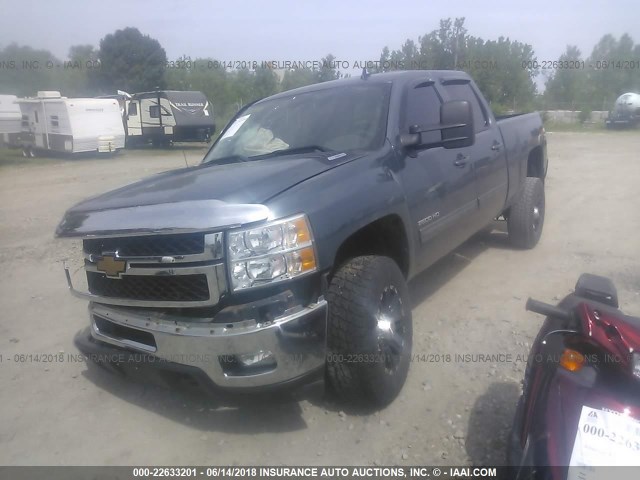 1GC1KYC87BF225210 - 2011 CHEVROLET SILVERADO K2500 HEAVY DUTY LTZ TURQUOISE photo 2