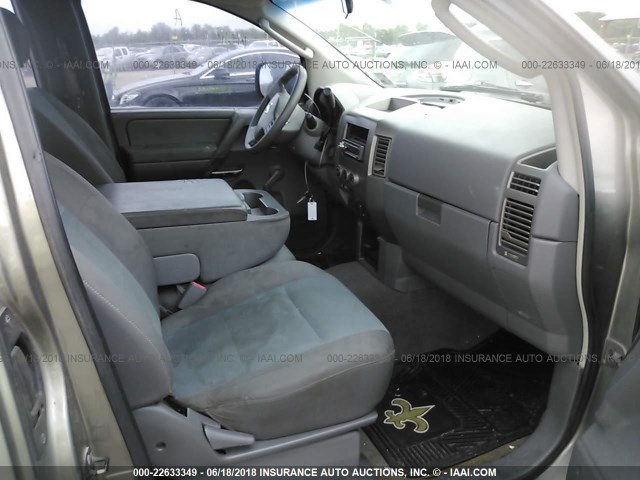 1N6BA06AX6N550918 - 2006 NISSAN TITAN XE/SE/LE GRAY photo 5