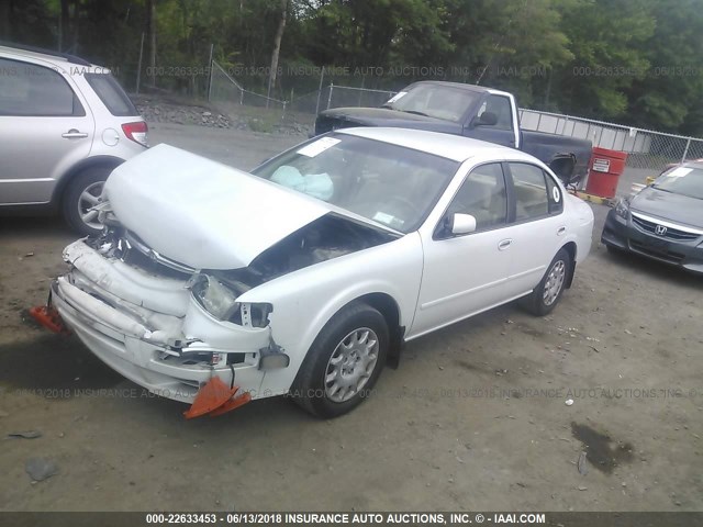 JN1CA21D7WM931722 - 1998 NISSAN MAXIMA GLE/GXE/SE WHITE photo 2