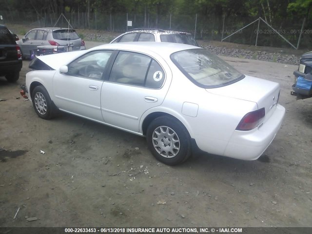 JN1CA21D7WM931722 - 1998 NISSAN MAXIMA GLE/GXE/SE WHITE photo 3