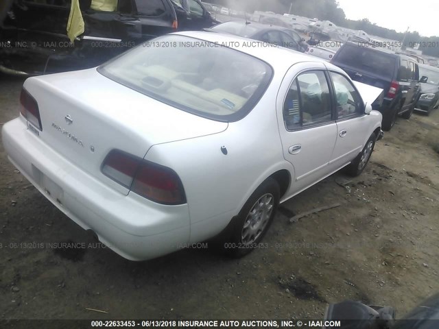 JN1CA21D7WM931722 - 1998 NISSAN MAXIMA GLE/GXE/SE WHITE photo 4