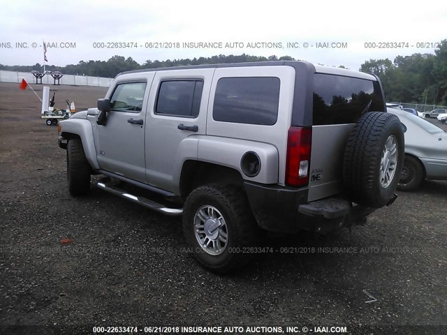 5GTDN13E978164299 - 2007 HUMMER H3 GRAY photo 3