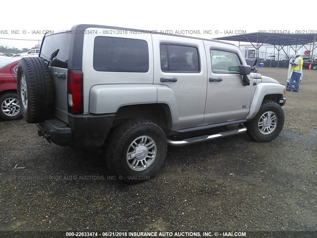 5GTDN13E978164299 - 2007 HUMMER H3 GRAY photo 4