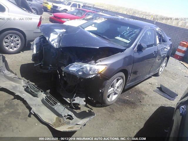 4T1BF1FK4DU222492 - 2013 TOYOTA CAMRY L/SE/LE/XLE Boz foto 2
