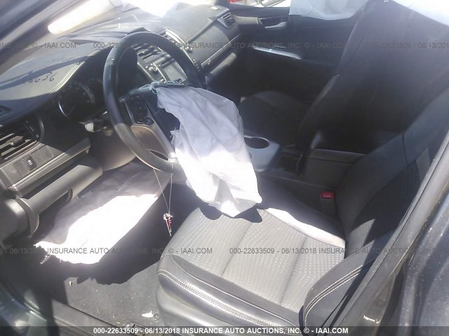 4T1BF1FK4DU222492 - 2013 TOYOTA CAMRY L/SE/LE/XLE Boz foto 5