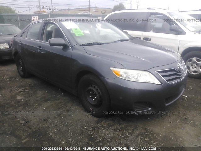 4T1BF3EK5BU609420 - 2011 TOYOTA CAMRY SE/LE/XLE GRAY photo 1