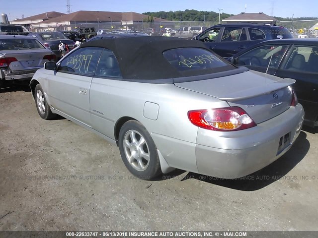 2T1FF28P52C579355 - 2002 TOYOTA CAMRY SOLARA SE/SLE ვერცხლისფერი ფოტო 3