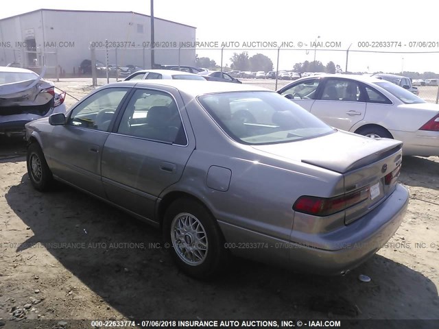 4T1BG22K1VU125714 - 1997 TOYOTA CAMRY CE/LE/XLE GRAY photo 3