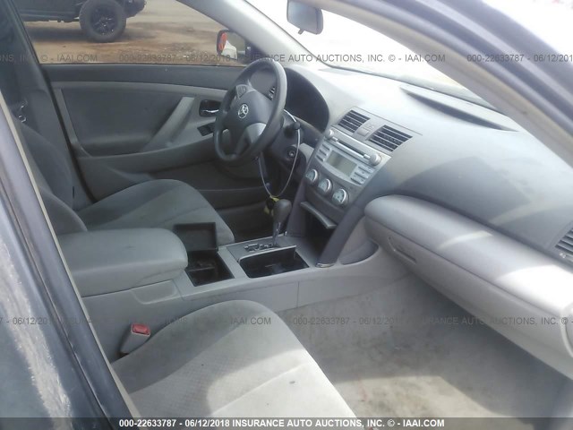 4T1BE46KX8U772449 - 2008 TOYOTA CAMRY CE/LE/XLE/SE GRAY photo 5