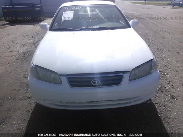 4T1BG22K71U848476 - 2001 TOYOTA CAMRY CE/LE/XLE 白色 照片 6