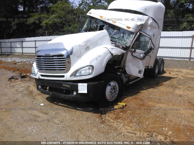 1FUJA6CK45LV09976 - 2005 FREIGHTLINER COLUMBIA COLUMBIA WHITE photo 2