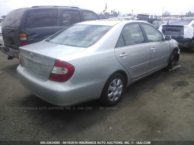 4T1BE32K94U263768 - 2004 TOYOTA CAMRY LE/XLE/SE ვერცხლისფერი ფოტო 4
