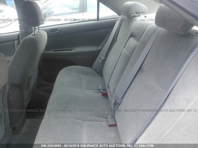 4T1BE32K94U263768 - 2004 TOYOTA CAMRY LE/XLE/SE ვერცხლისფერი ფოტო 8
