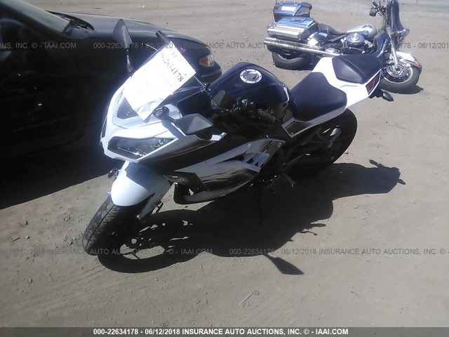 JKAEX8A17EA009040 - 2014 KAWASAKI EX300 A WHITE photo 2