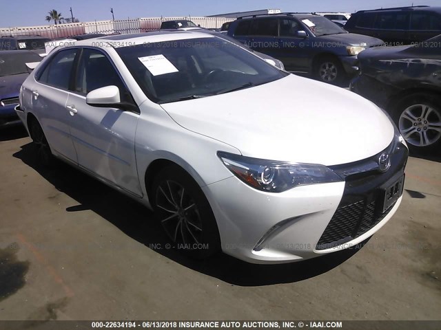 4T1BF1FK6GU223468 - 2016 TOYOTA CAMRY LE/XLE/SE/XSE WHITE photo 1