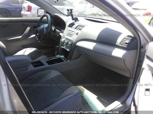 4T4BE46K49R116349 - 2009 TOYOTA CAMRY SE/LE/XLE 银色 照片 5