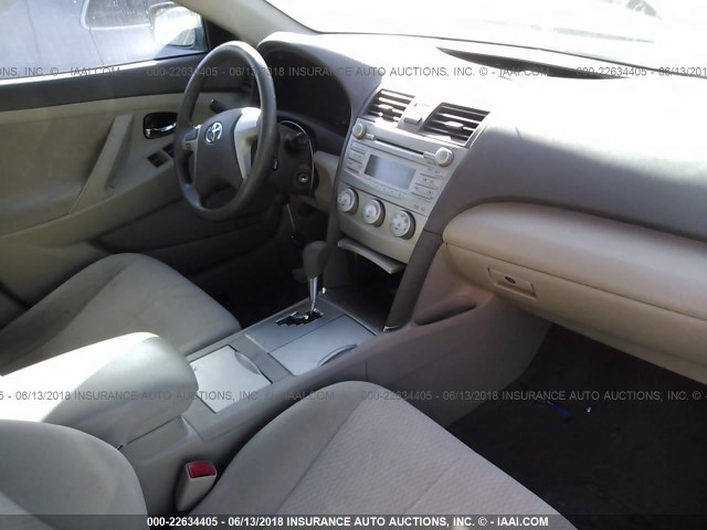 4T4BF3EK7BR123522 - 2011 TOYOTA CAMRY SE/LE/XLE TURQUOISE photo 5