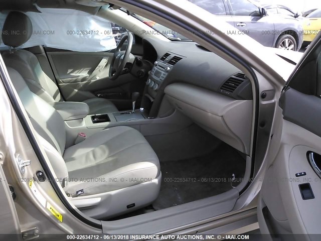 4T4BE46K08R035766 - 2008 TOYOTA CAMRY CE/LE/XLE/SE GOLD photo 5