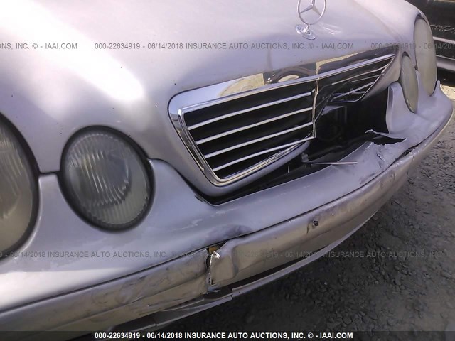 WDBLJ65G3YF137895 - 2000 MERCEDES-BENZ CLK 320 SILVER photo 6