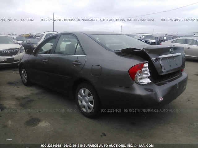 4T1BE32K94U847054 - 2004 TOYOTA CAMRY LE/XLE/SE ნაცრისფერი ფოტო 3
