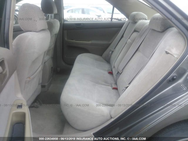 4T1BE32K94U847054 - 2004 TOYOTA CAMRY LE/XLE/SE ნაცრისფერი ფოტო 8