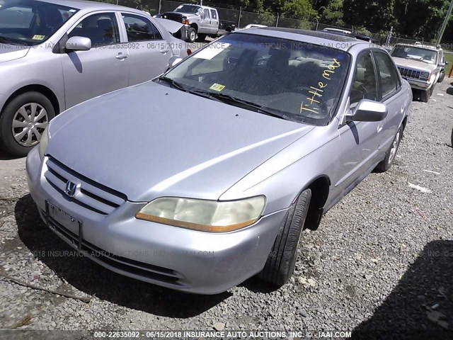 1HGCG668X2A128043 - 2002 HONDA ACCORD EX/SE SILVER photo 2