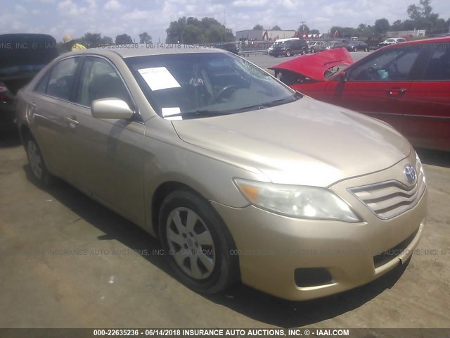 4T1BF3EKXBU664591 - 2011 TOYOTA CAMRY SE/LE/XLE GOLD photo 1
