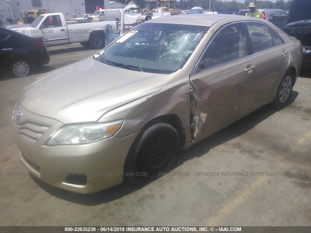 4T1BF3EKXBU664591 - 2011 TOYOTA CAMRY SE/LE/XLE GOLD photo 2