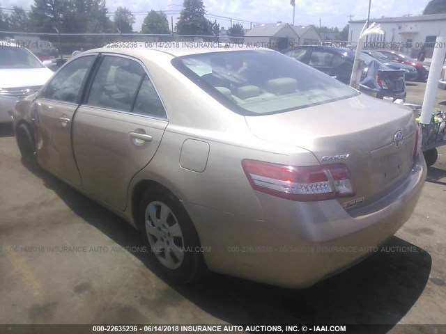 4T1BF3EKXBU664591 - 2011 TOYOTA CAMRY SE/LE/XLE GOLD photo 3
