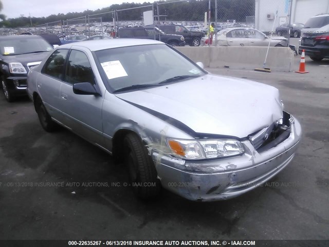 JT2BG22K110562093 - 2001 TOYOTA CAMRY CE/LE/XLE 银色 照片 1