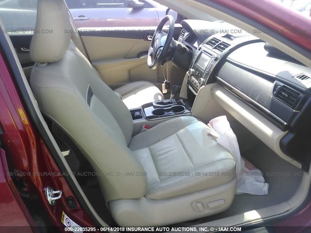 4T4BF1FKXCR226471 - 2012 TOYOTA CAMRY SE/LE/XLE 红色 照片 5