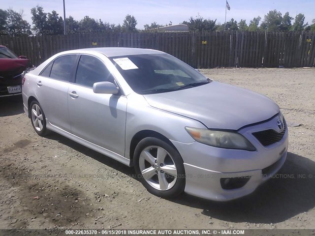 4T1BF3EK0BU585494 - 2011 TOYOTA CAMRY SE/LE/XLE 银色 照片 1