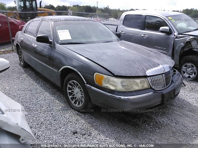 1LNHM82W8YY824411 - 2000 LINCOLN TOWN CAR SIGNATURE BLACK photo 1