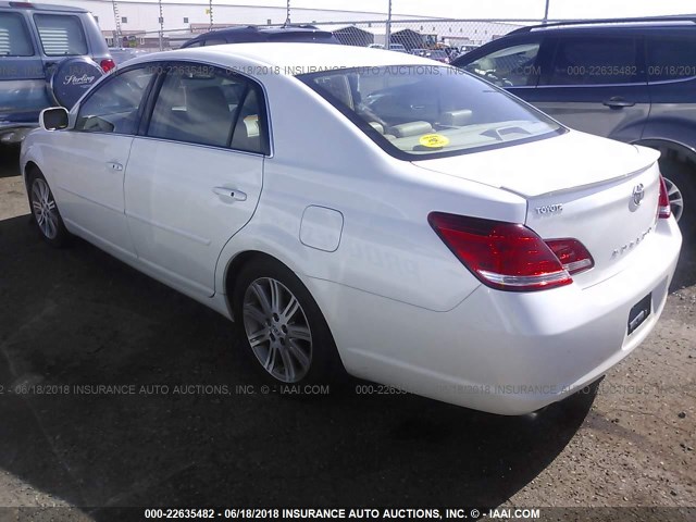 4T1BK36B67U210467 - 2007 TOYOTA AVALON XL/XLS/TOURING/LIMITED WHITE photo 3