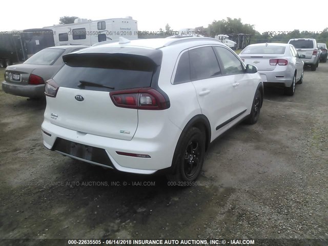 KNDCC3LC3H5059988 - 2017 KIA NIRO EX WHITE photo 4