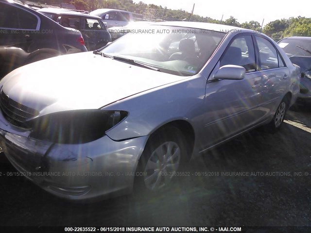 4T1BE32K32U529640 - 2002 TOYOTA CAMRY LE/XLE/SE Gümüş foto 2