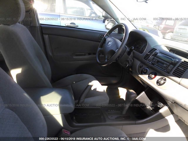 4T1BE32K32U529640 - 2002 TOYOTA CAMRY LE/XLE/SE Gümüş foto 5