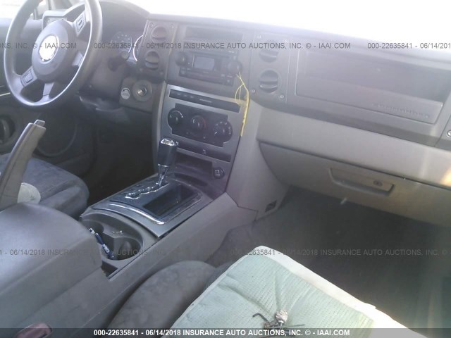 1J8HG48K76C265249 - 2006 JEEP COMMANDER GRAY photo 5