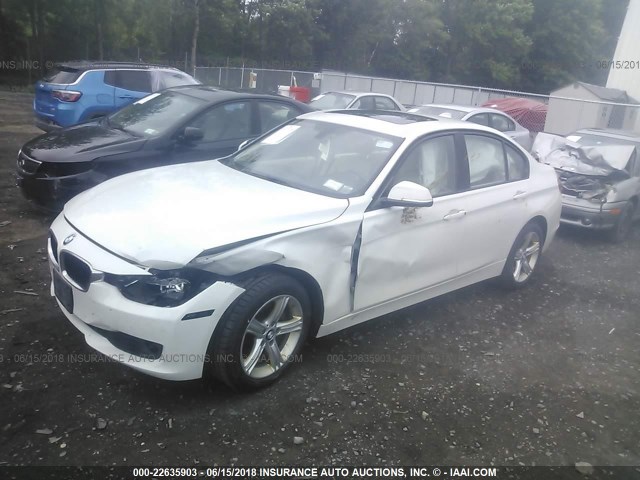 WBA3C3C55DF980743 - 2013 BMW 320 I/XDRIVE Weiß Foto 2