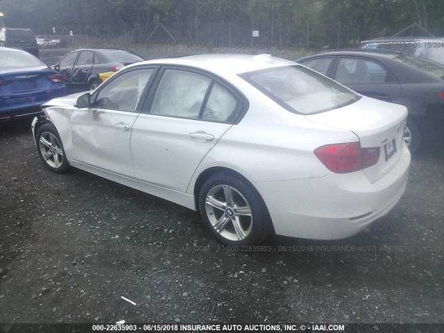 WBA3C3C55DF980743 - 2013 BMW 320 I/XDRIVE WHITE photo 3